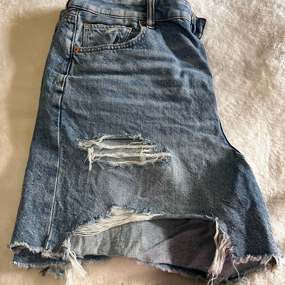 AE High Rise Jean Short - Picture 2 of 5